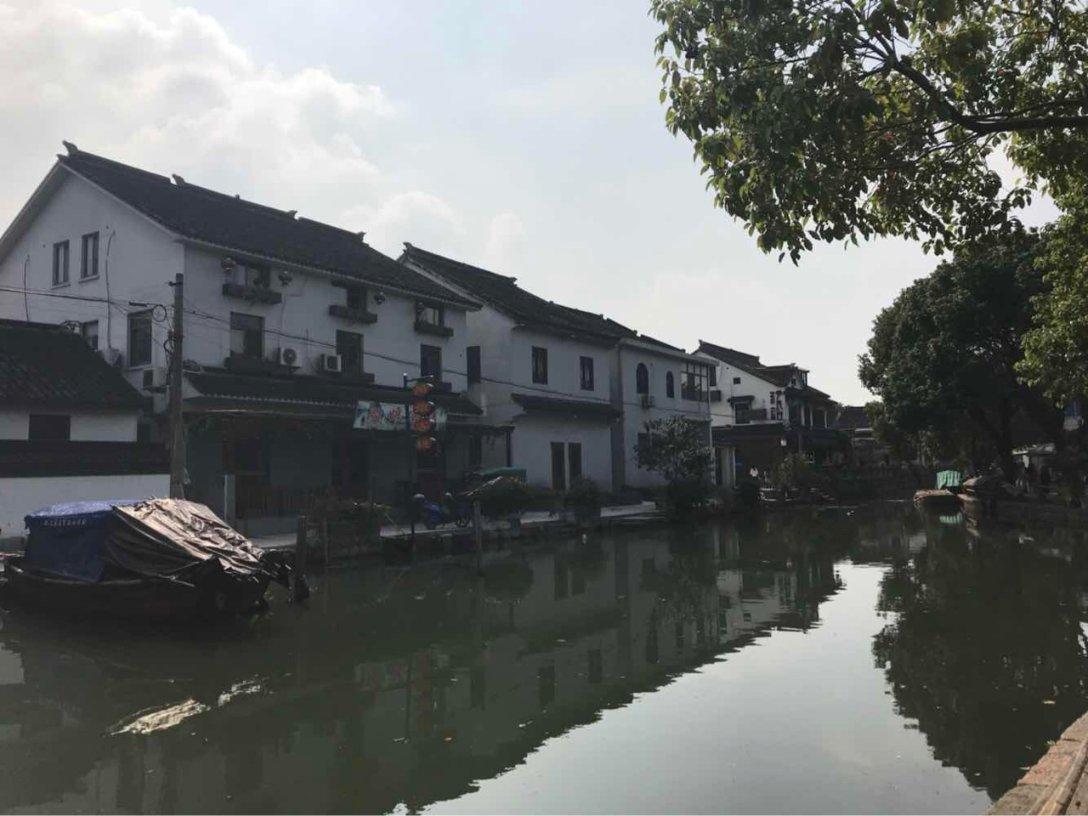 想给弟弟买个手机,他是初中生,所以不想买太贵的,推荐个千元级手机,要新款哈,这样比较炫问答网-解答你的疑惑